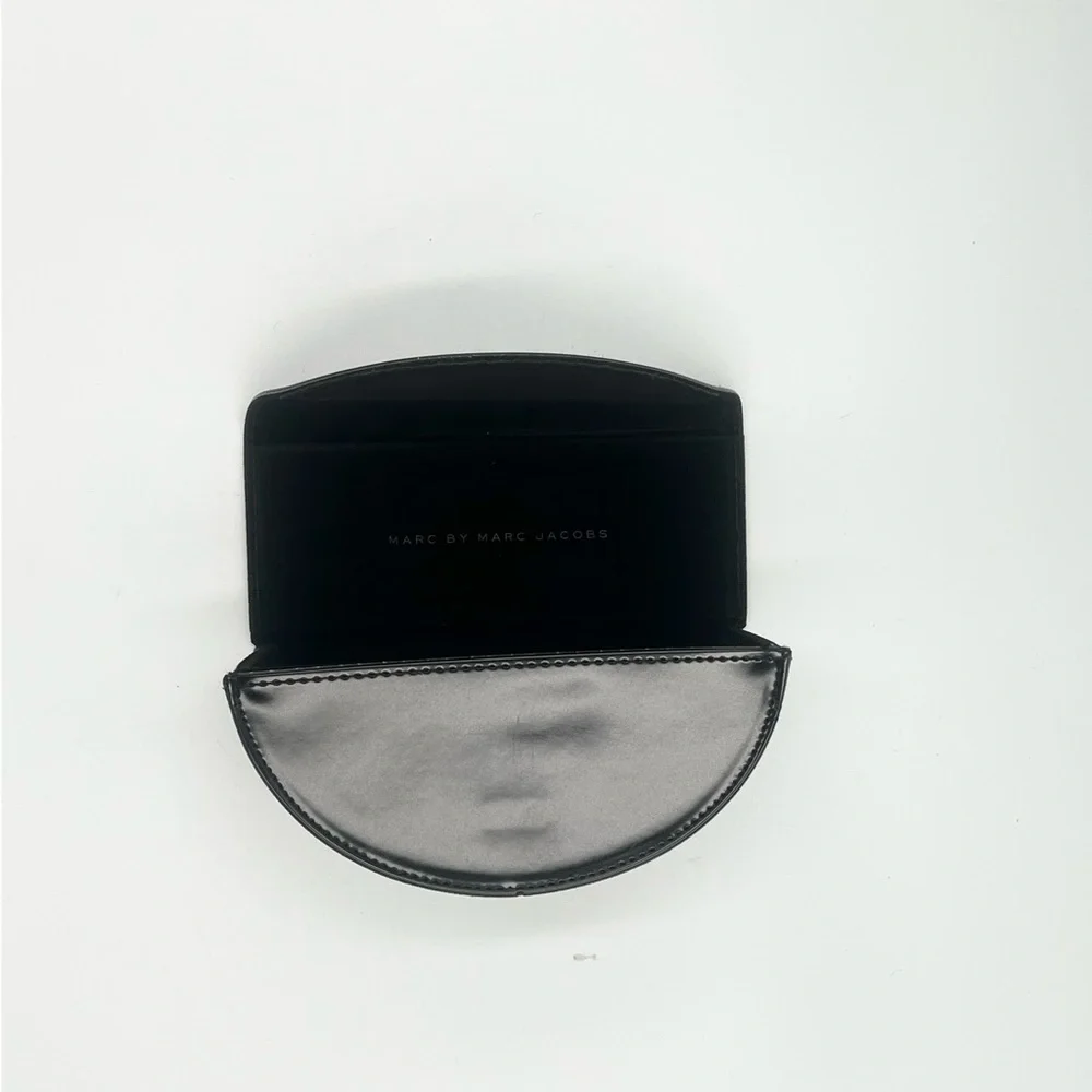Marc by Marc Jacobs Elegant Black Case